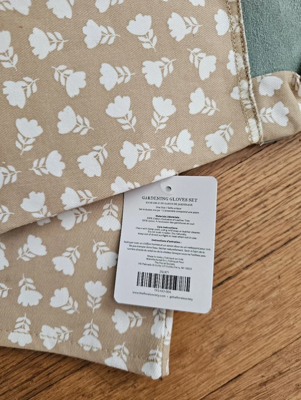 NWT: The Floral Society Full Garden Glove 🌷 🌻